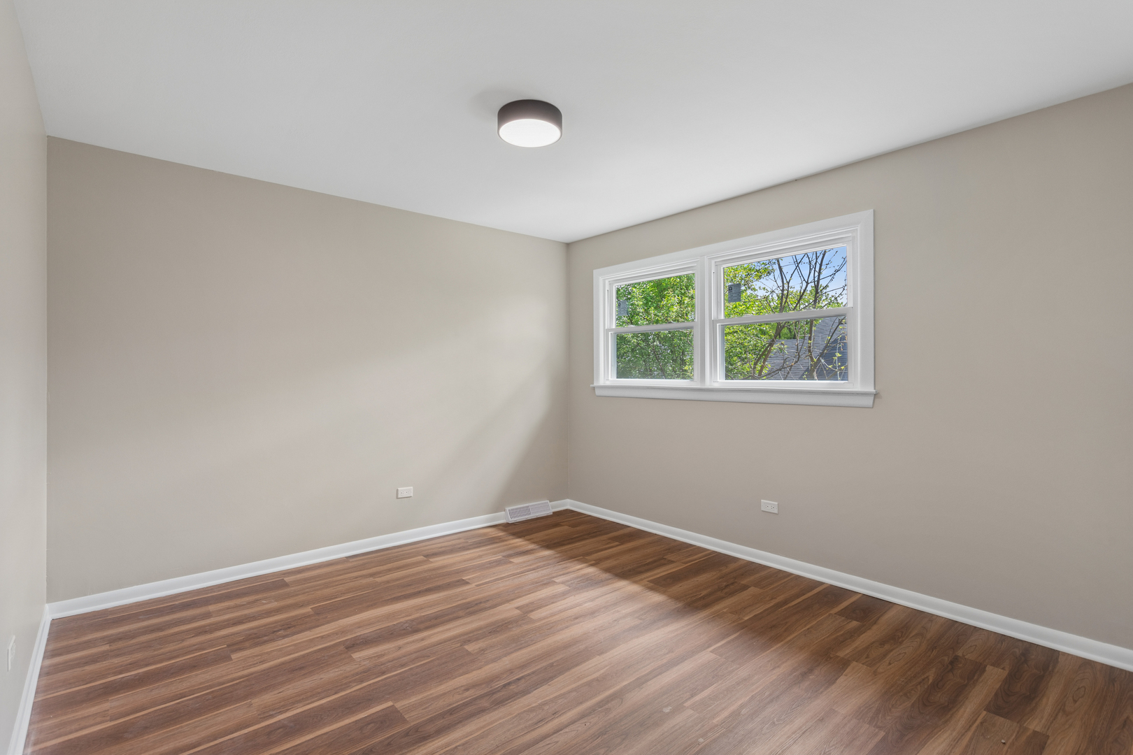 22644 Lakeshore Drive Property Photo 11