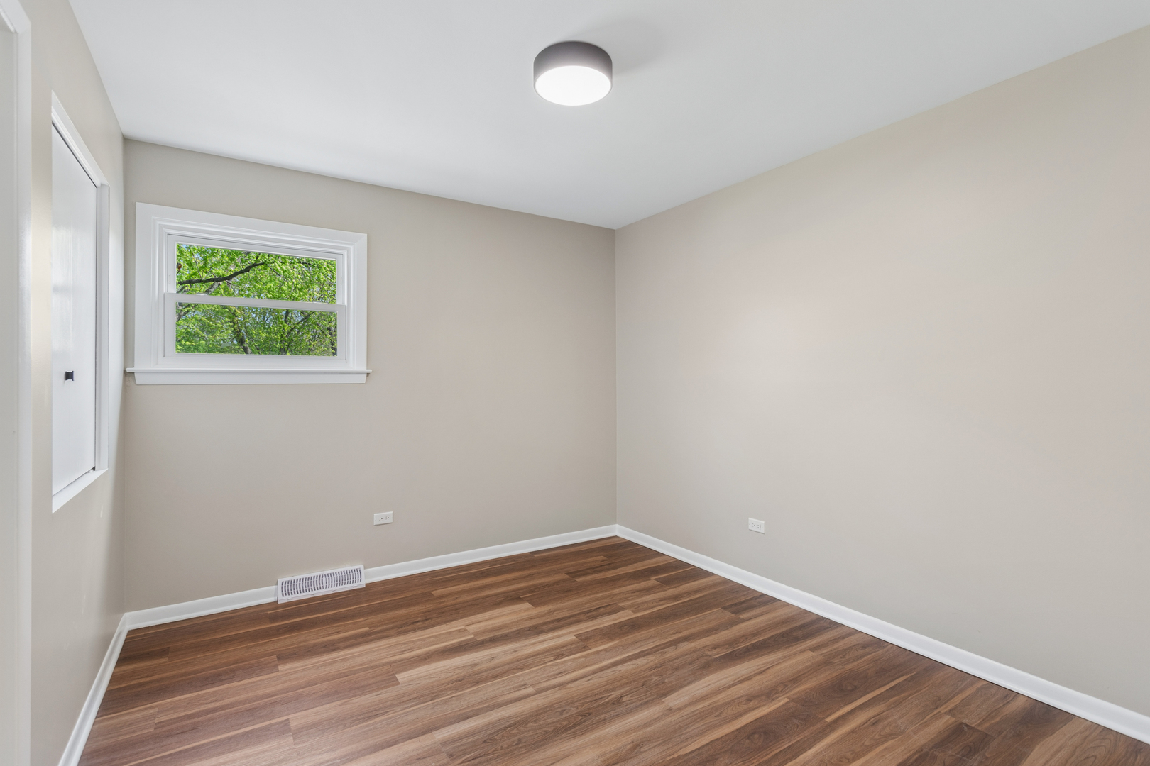 22644 Lakeshore Drive Property Photo 12