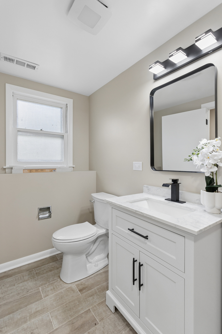 22644 Lakeshore Drive Property Photo 18