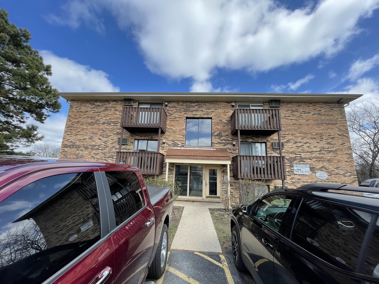 535 Brookside Drive E Property Photo 1