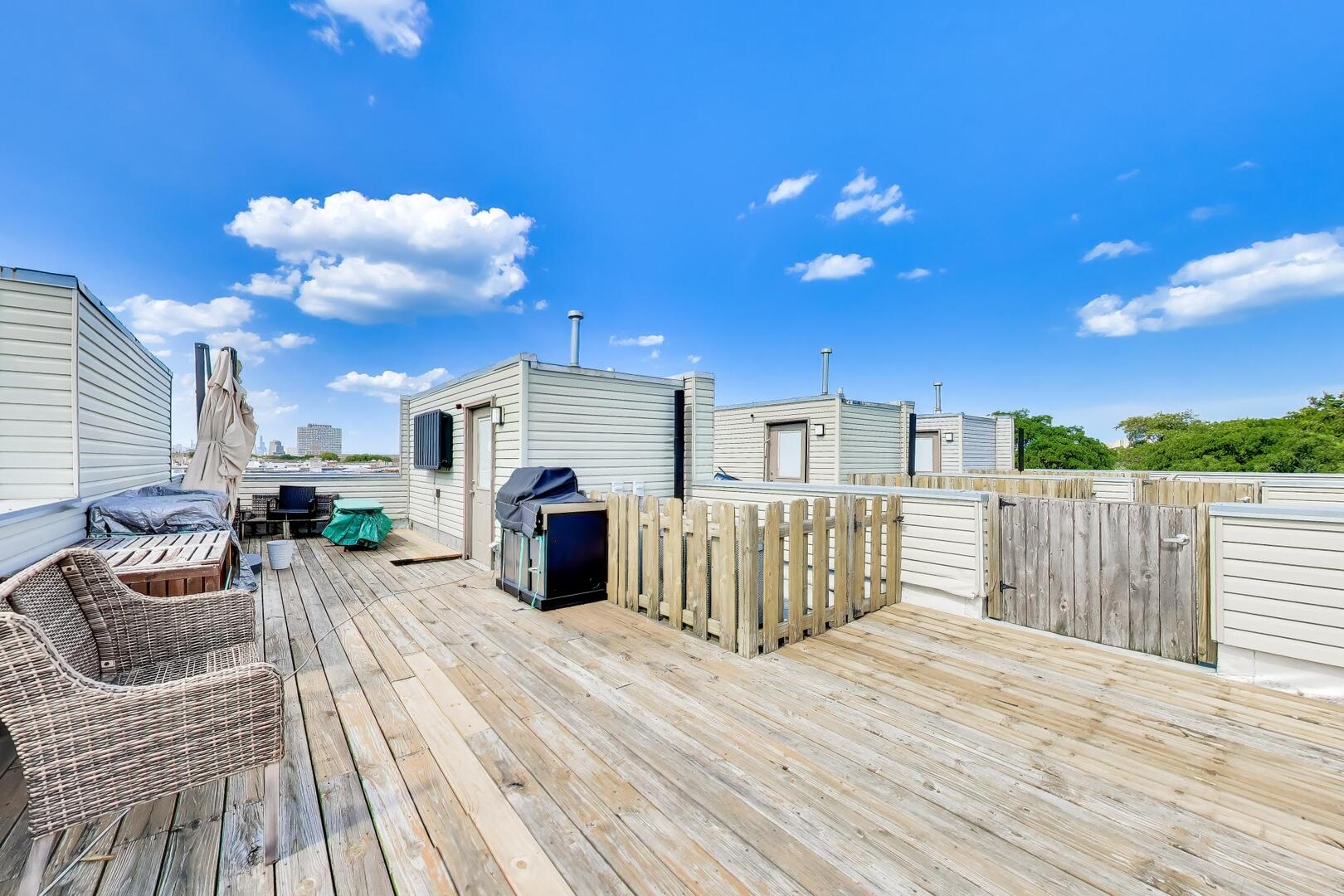 5210 S King Drive C Property Photo 20