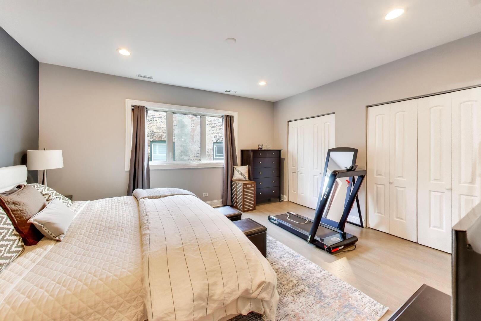 5210 S King Drive C Property Photo 25