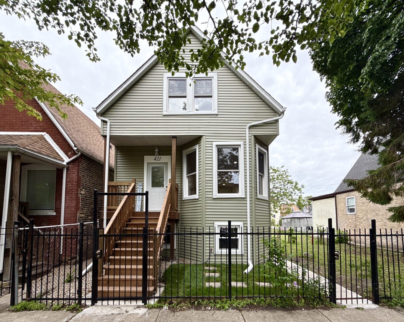 421 N Leclaire Avenue Property Photo 1