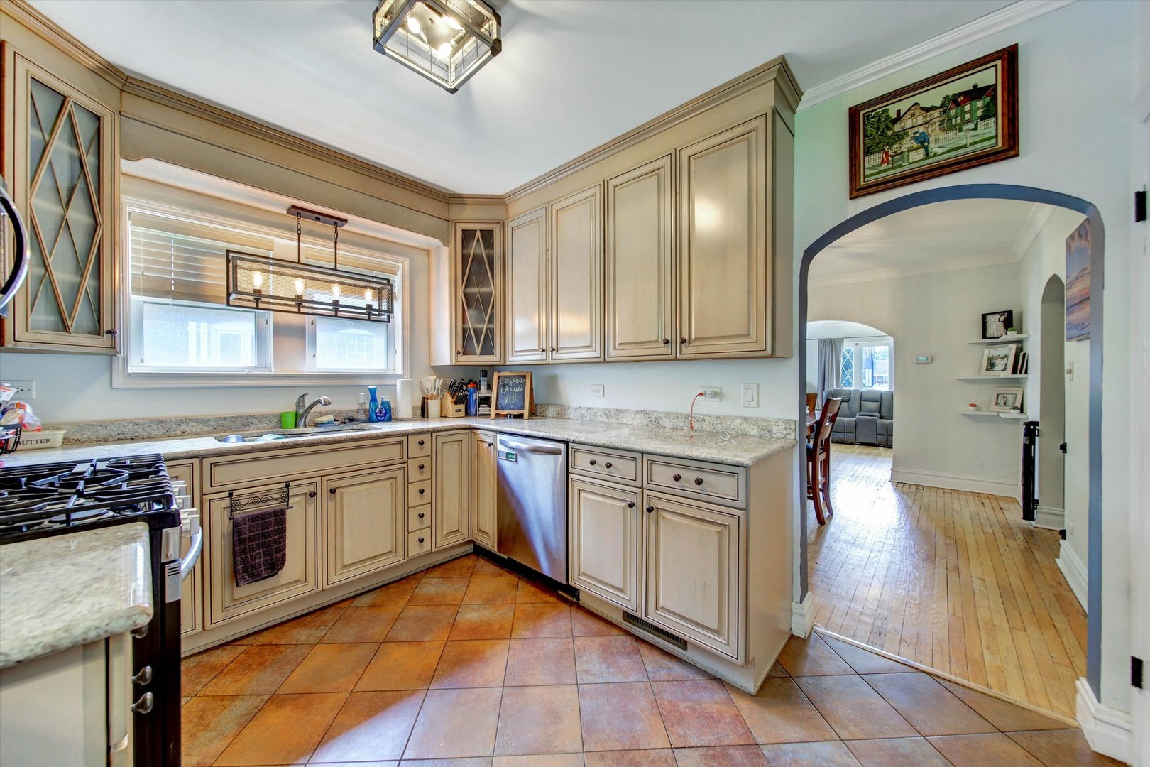 655 Albert Street Property Photo 13
