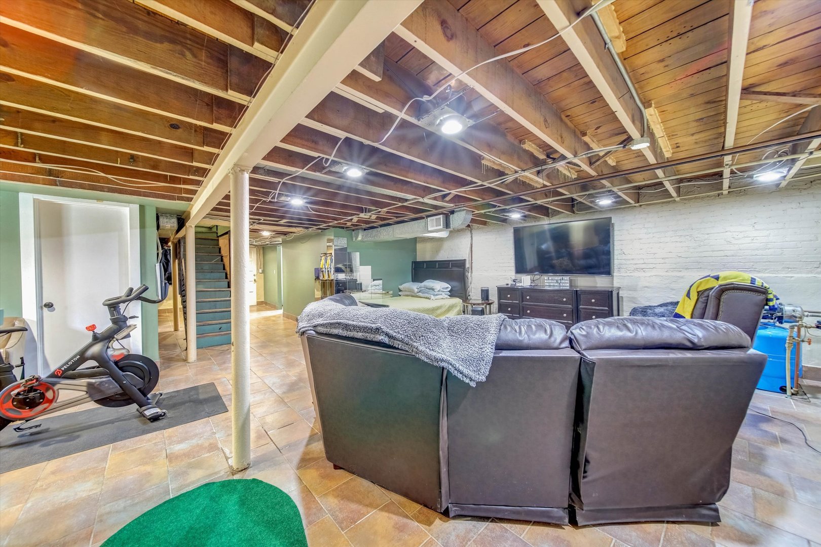 655 Albert Street Property Photo 23