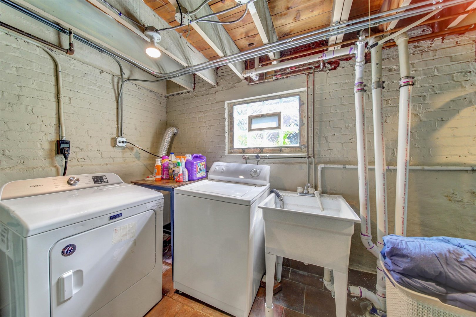 655 Albert Street Property Photo 25