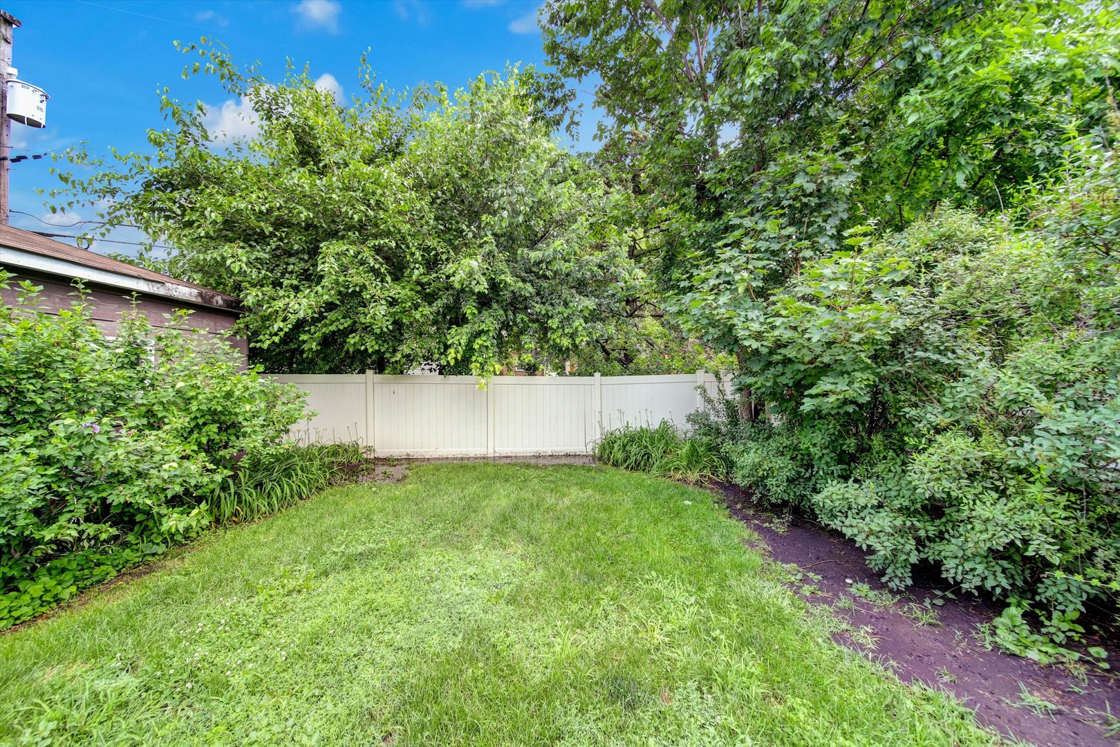 655 Albert Street Property Photo 27