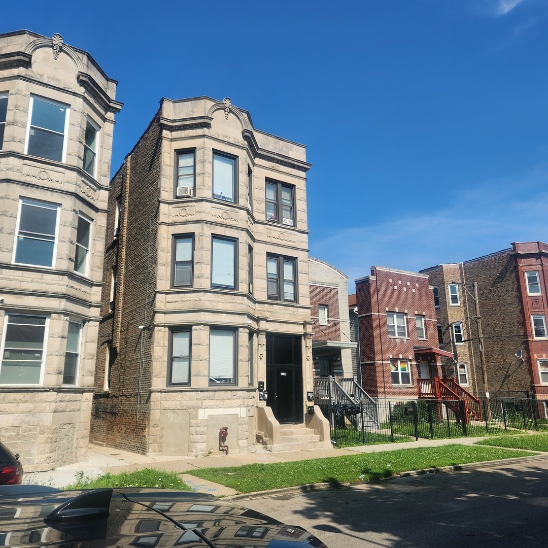 1264 S Saint Louis Avenue Property Photo 1