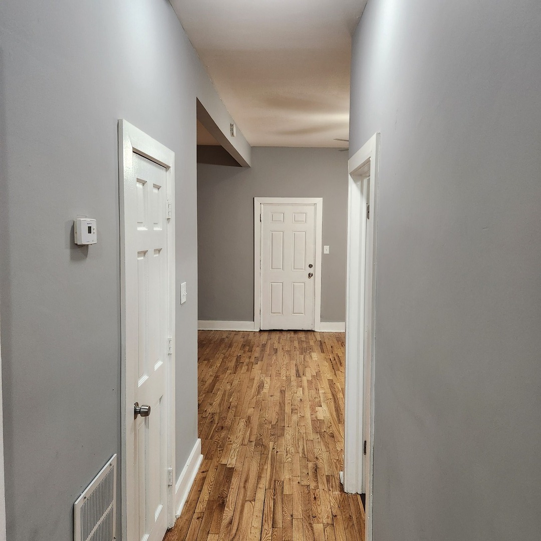1264 S Saint Louis Avenue Property Photo 11