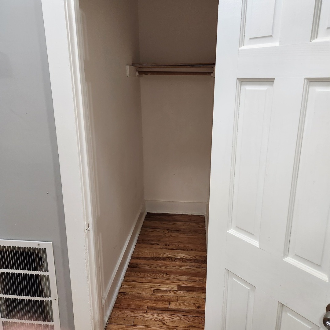 1264 S Saint Louis Avenue Property Photo 12