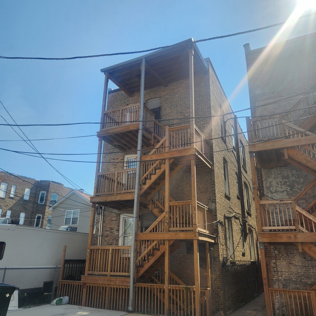1264 S Saint Louis Avenue Property Photo 17