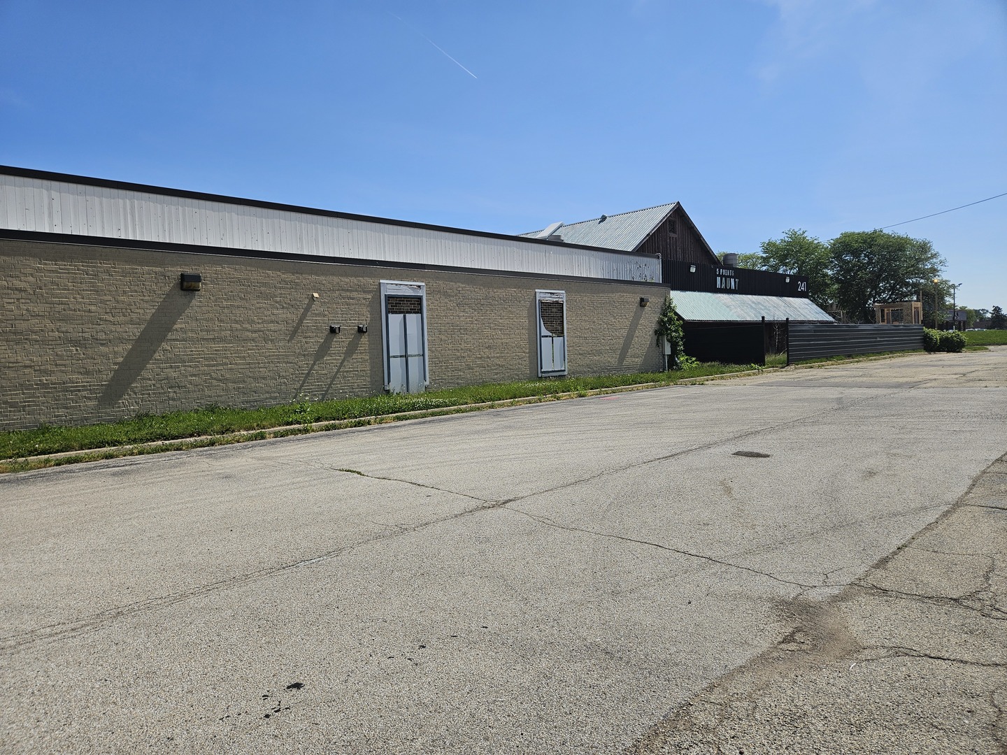 243 Roosevelt Road Property Photo 14