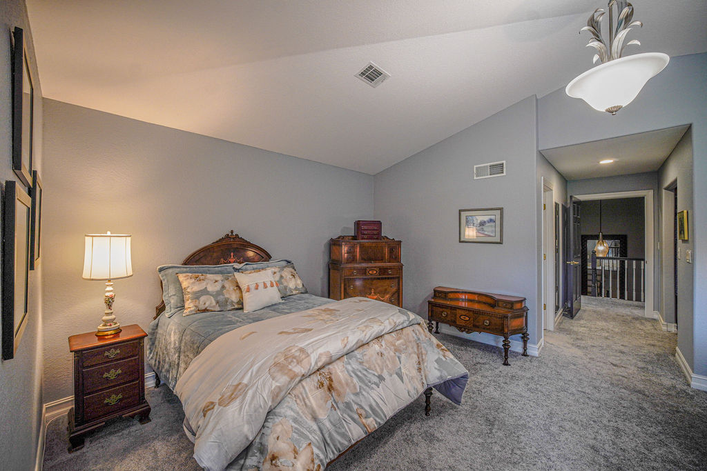12696169 Property Photo 43