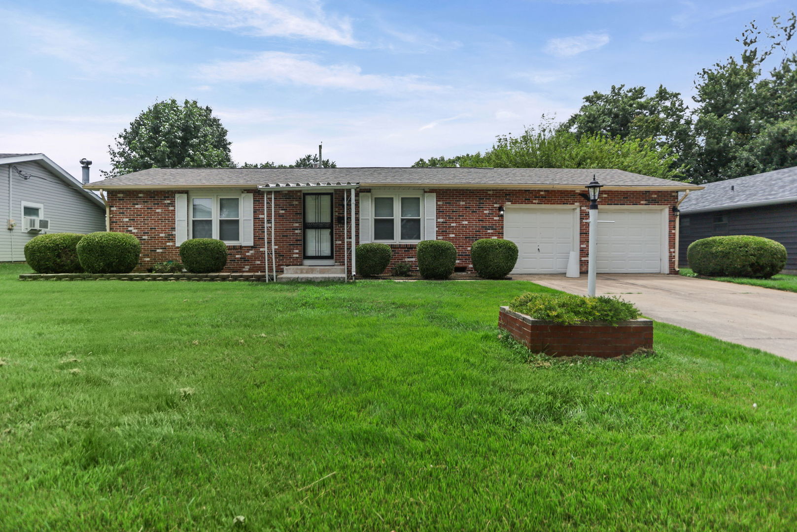 529 Marquis Avenue Property Photo 3