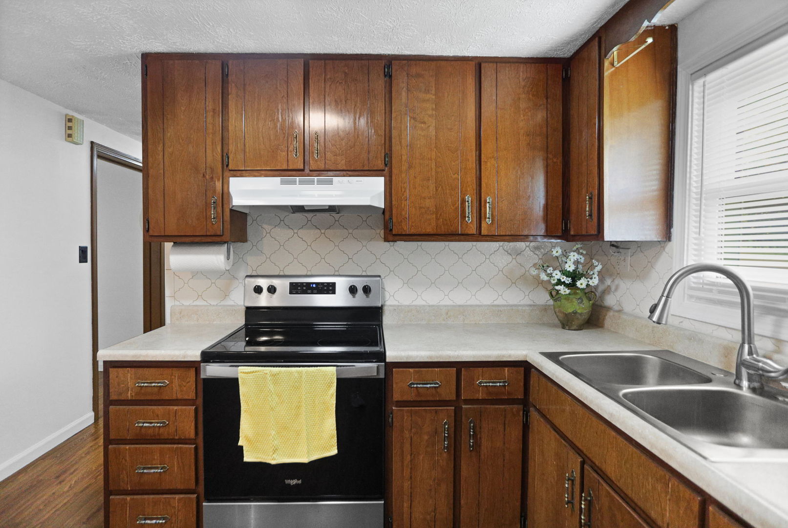 529 Marquis Avenue Property Photo 11