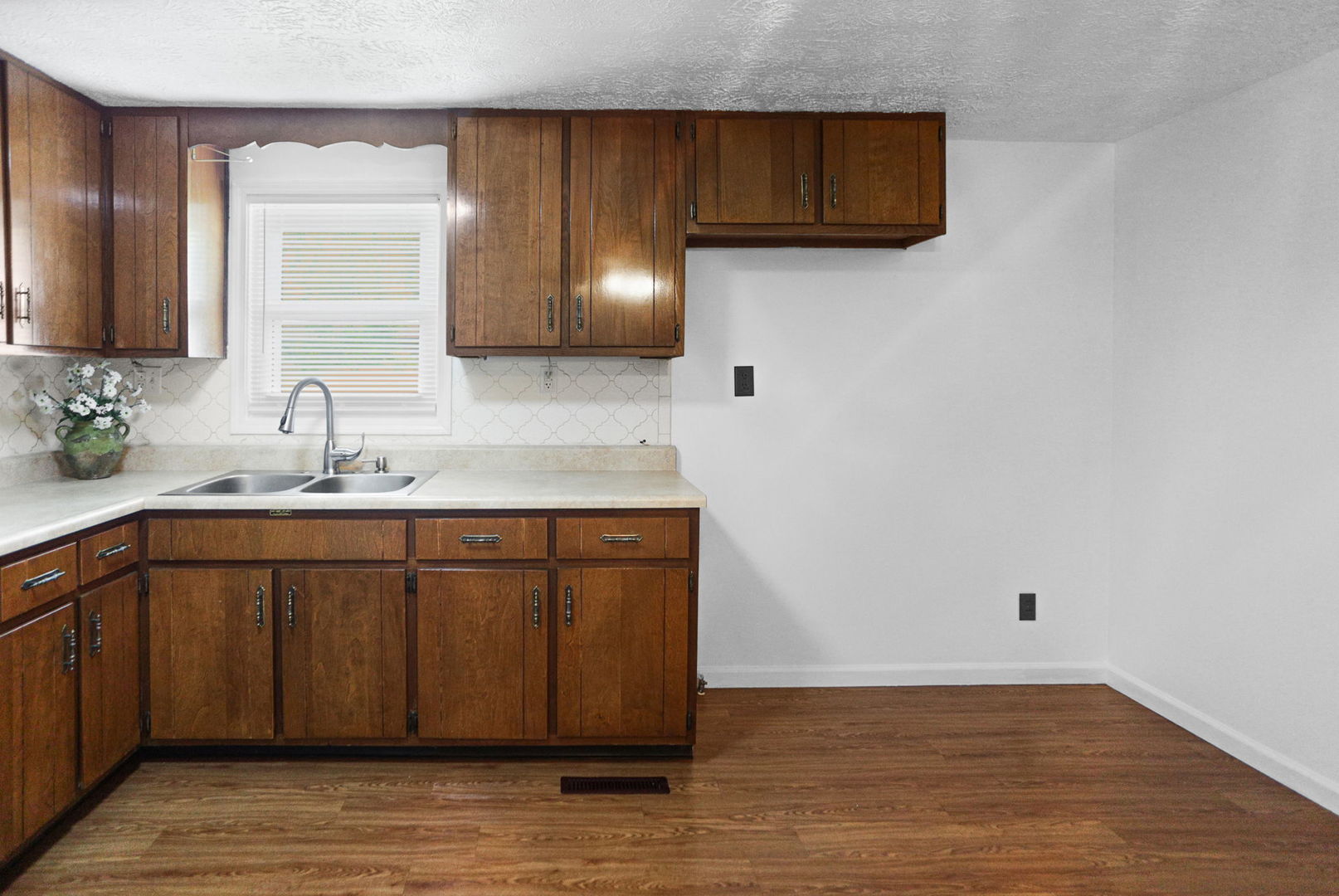 529 Marquis Avenue Property Photo 13