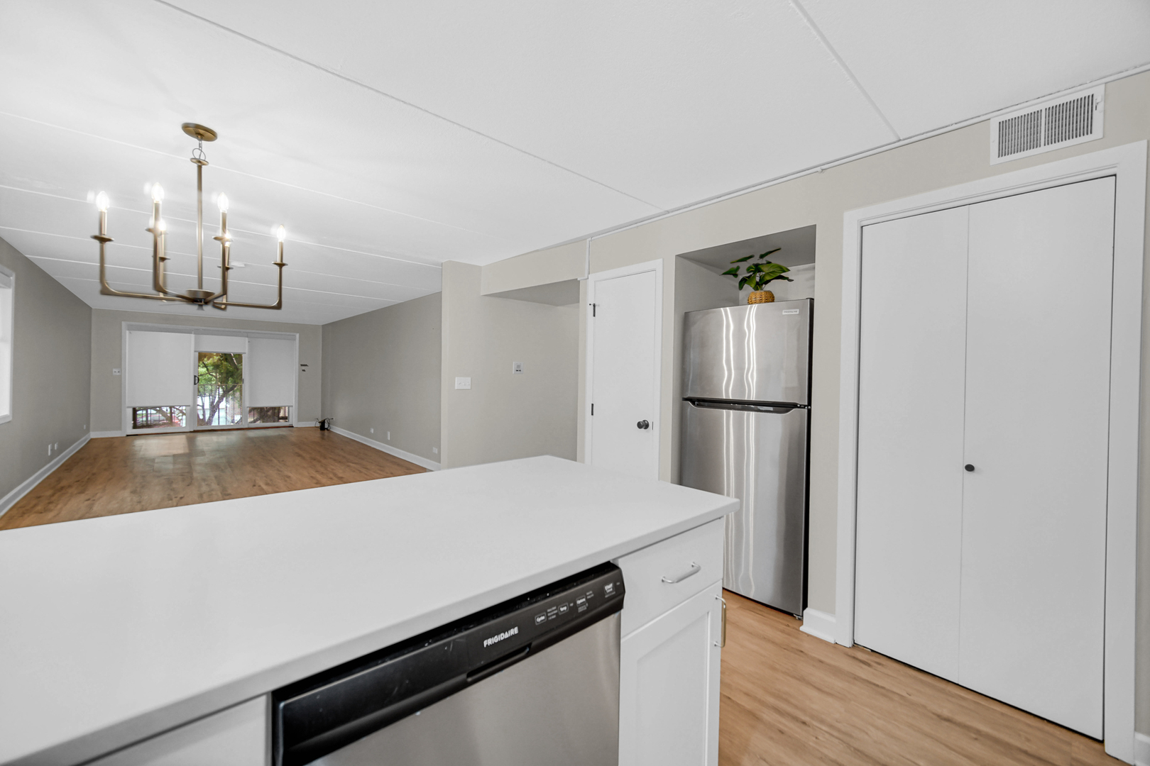 225 E Wing Street 302 Property Photo 12