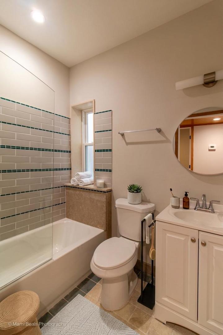 6334 S Saint Lawrence Avenue Property Photo 8