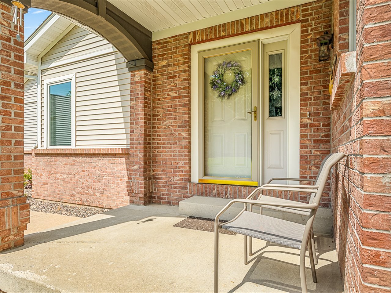 6364 Parks Edge Drive Property Photo 2