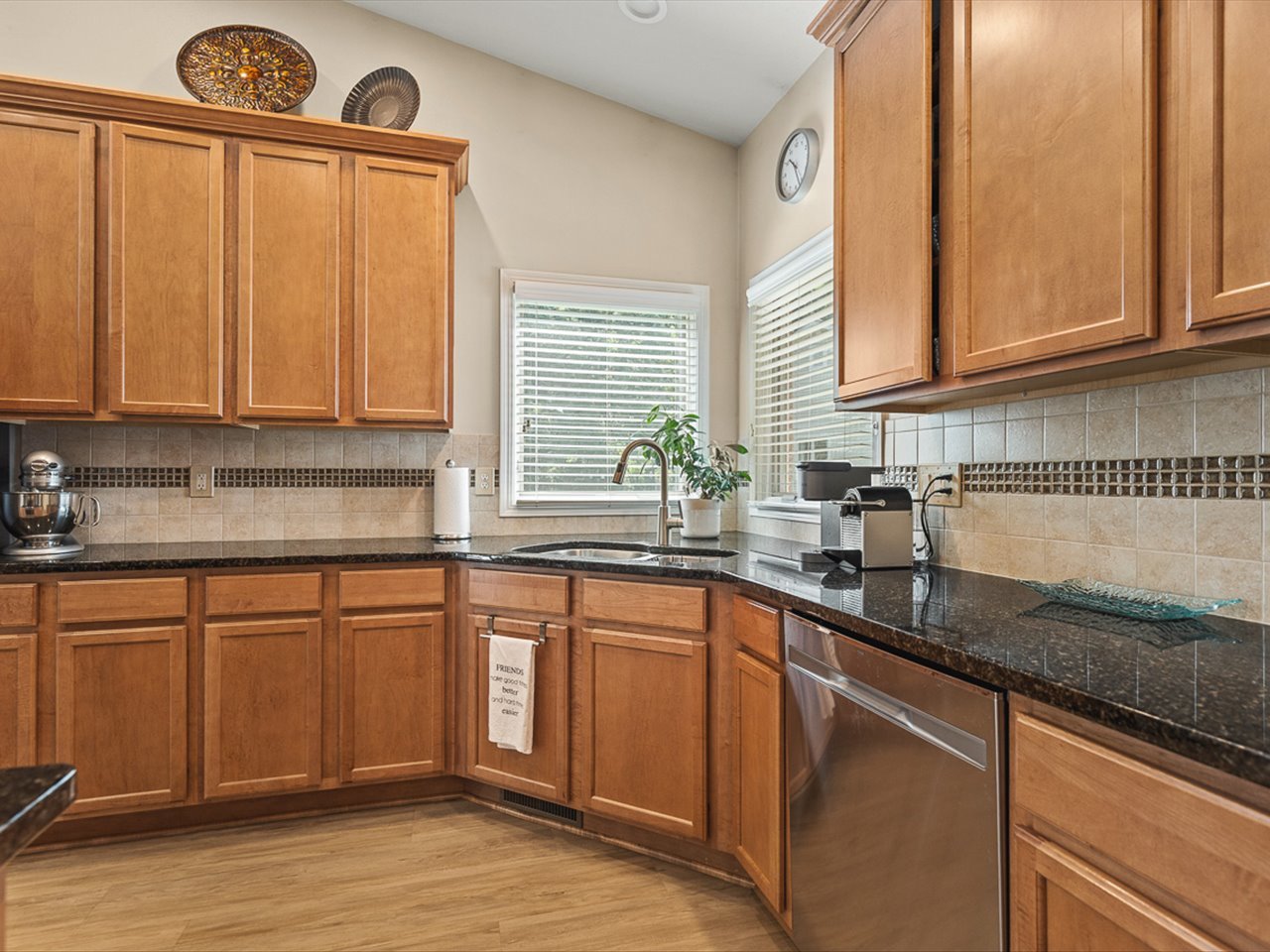 6364 Parks Edge Drive Property Photo 8