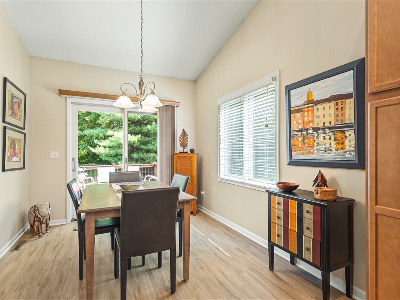 6364 Parks Edge Drive Property Photo 11