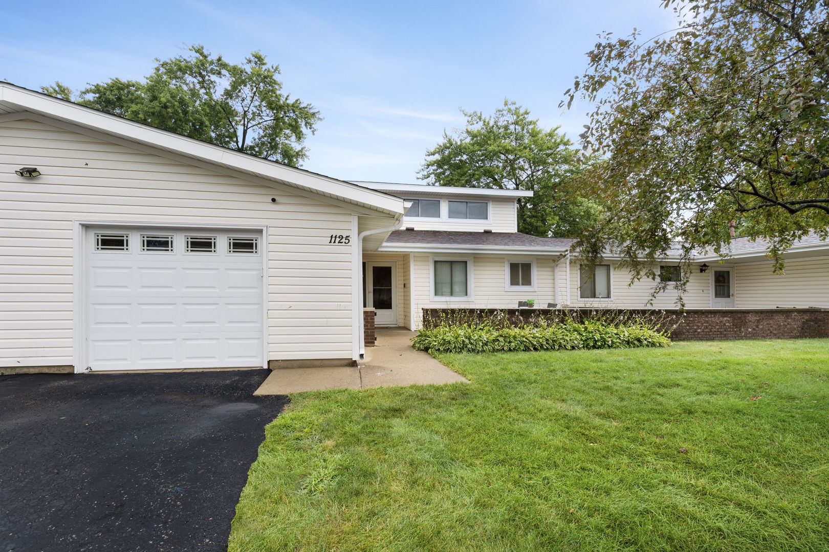 1125 Danvers Court Property Photo 1
