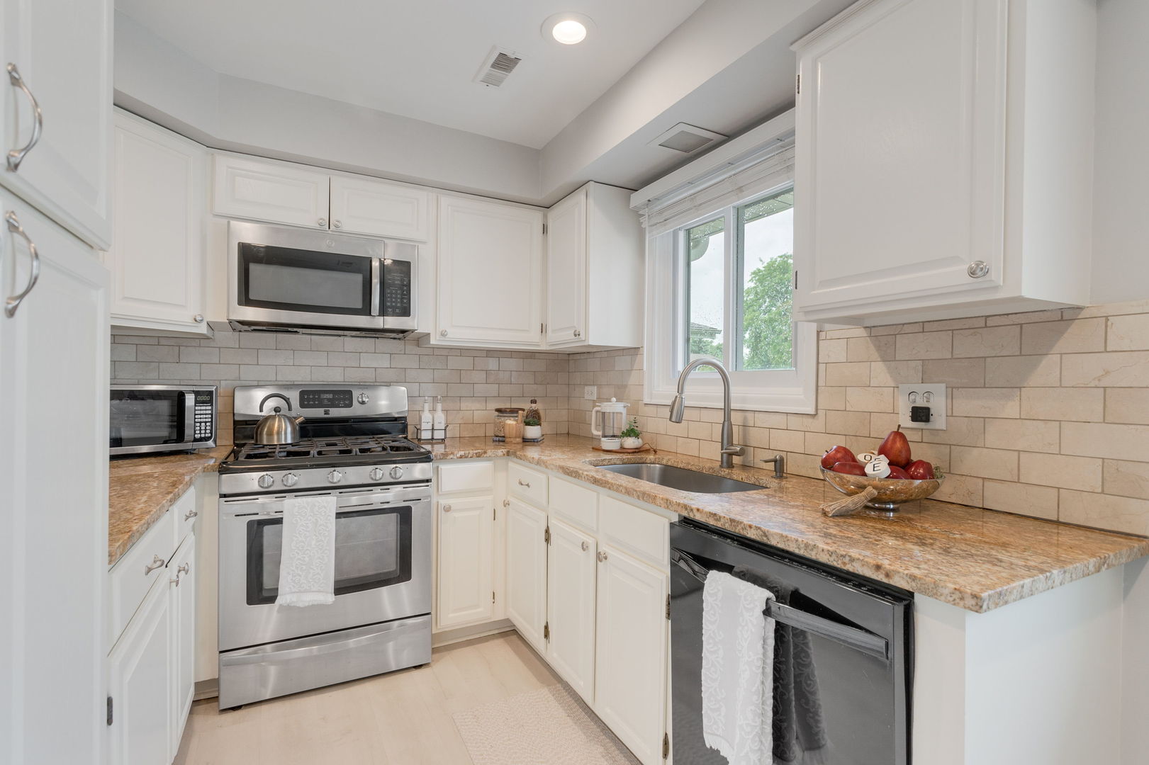 1125 Danvers Court Property Photo 7