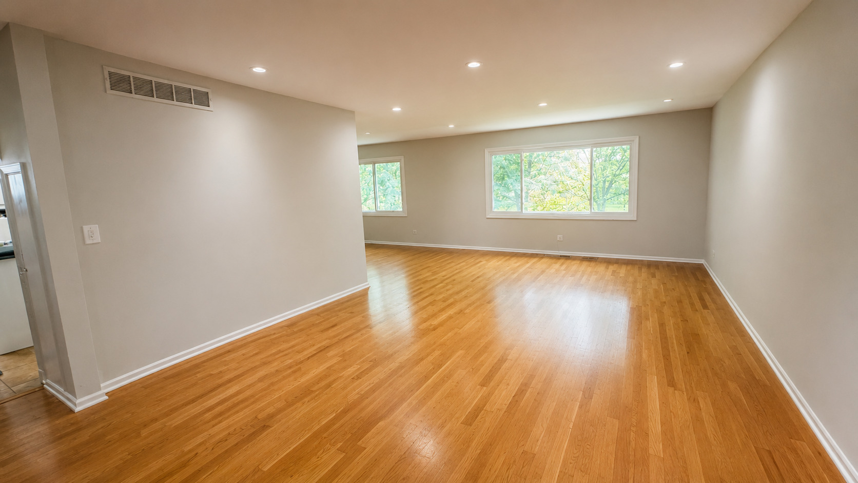 3220 Saratoga Avenue Property Photo 5