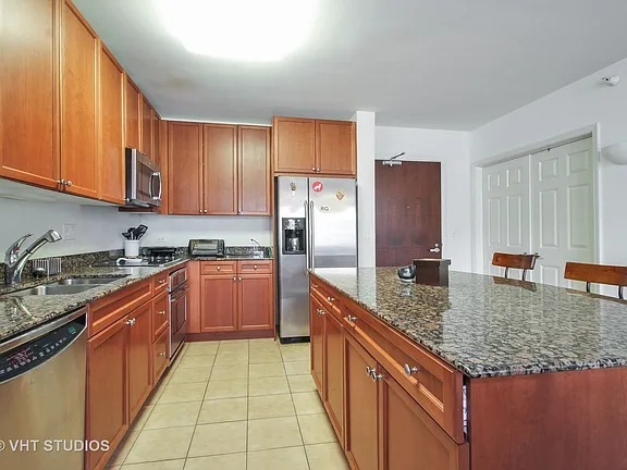 807 Davis Street 903 Property Photo 2