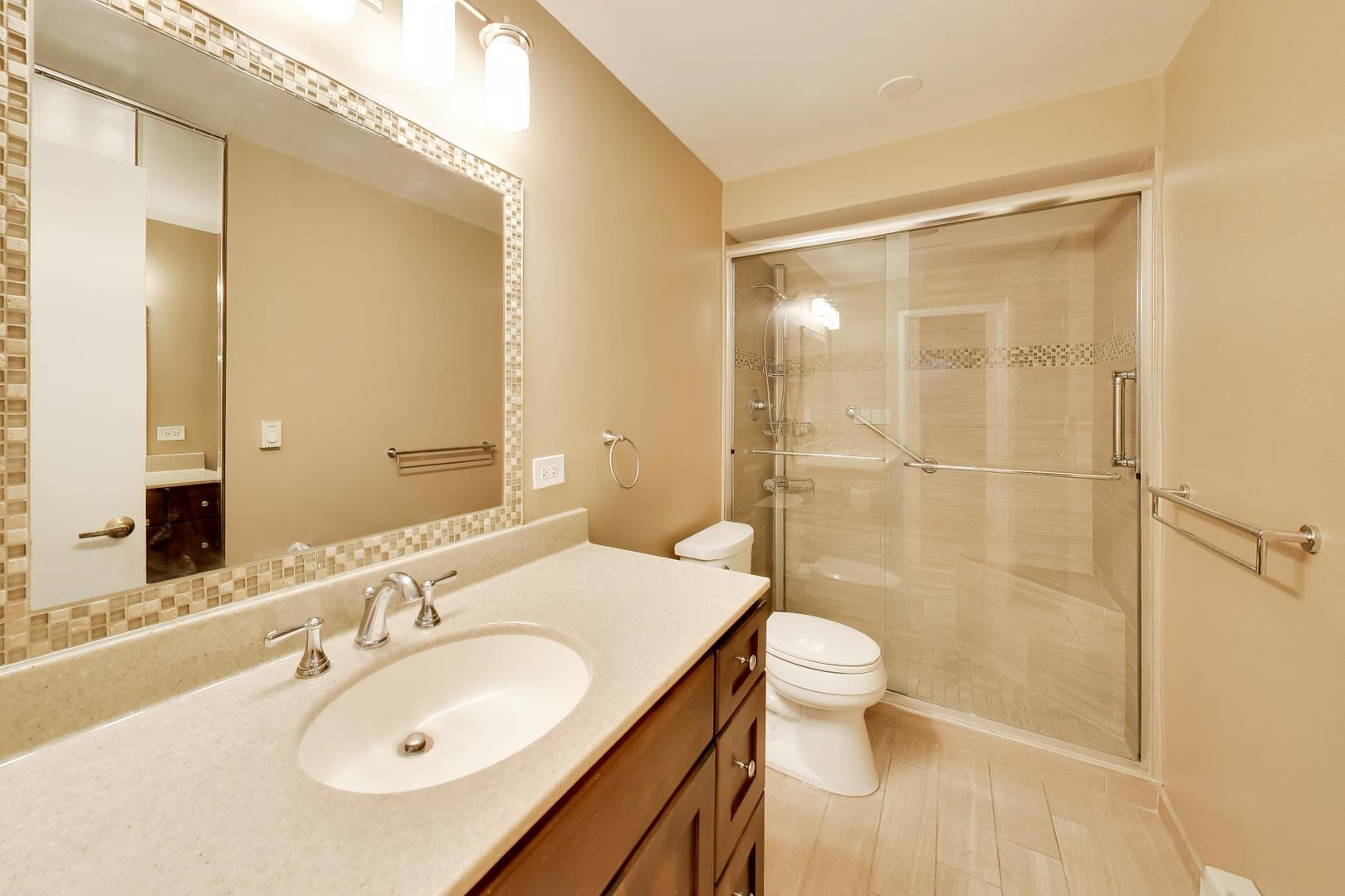 201 E Chestnut Street 8b Property Photo 13