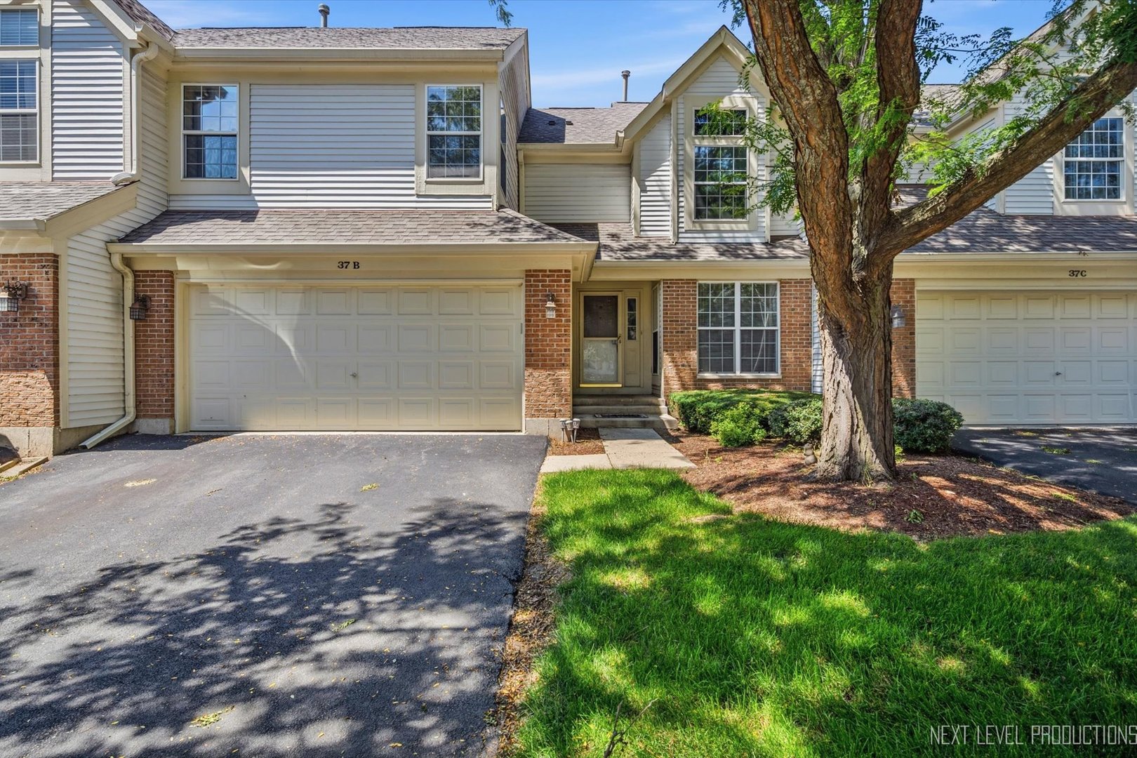 37 Ione Drive B Property Photo 1