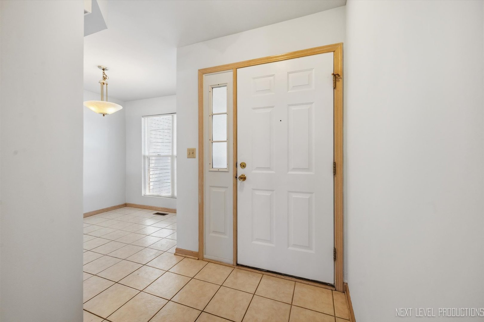 37 Ione Drive B Property Photo 2