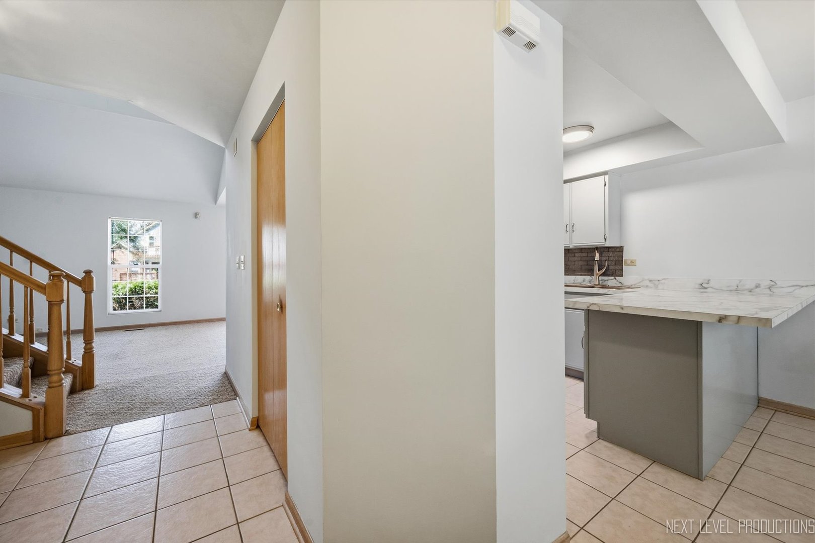 37 Ione Drive B Property Photo 3