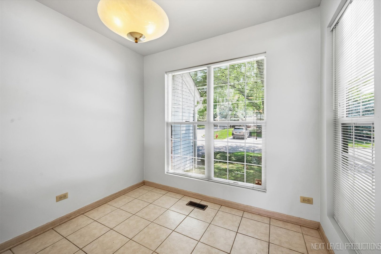 37 Ione Drive B Property Photo 4