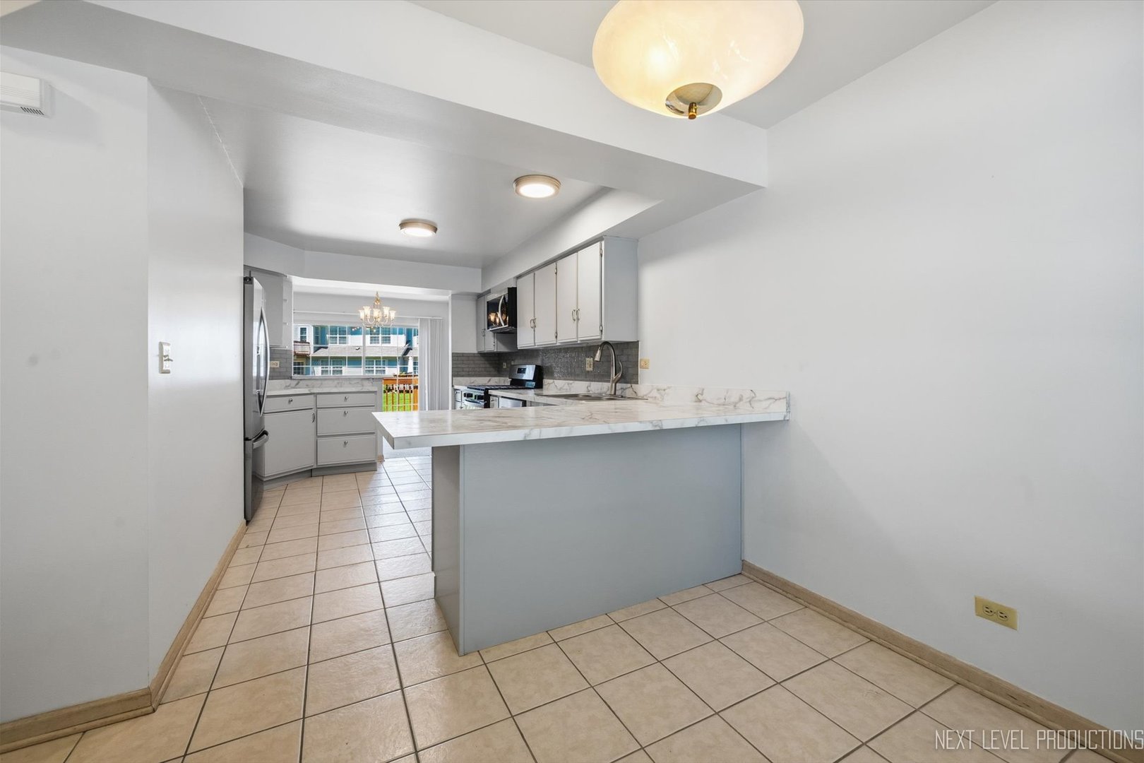 37 Ione Drive B Property Photo 5