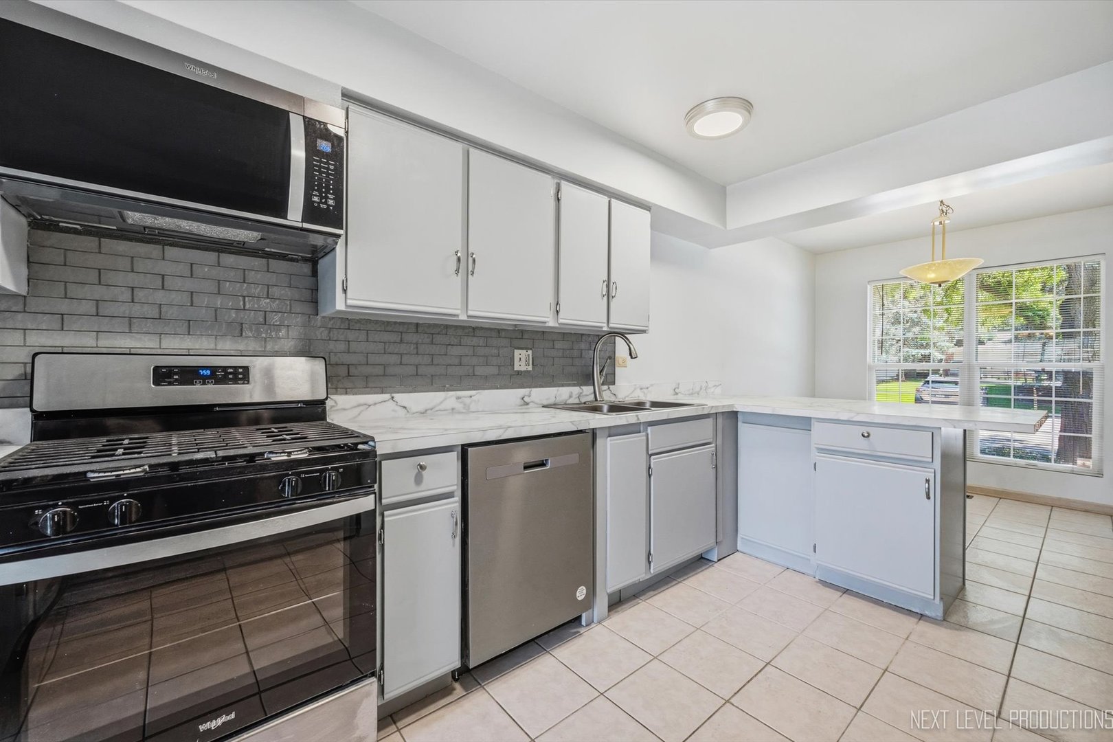 37 Ione Drive B Property Photo 6