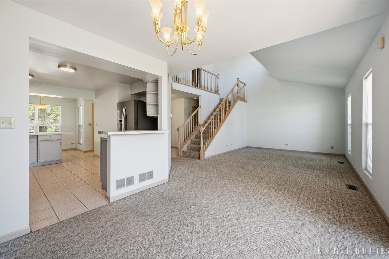 37 Ione Drive B Property Photo 9