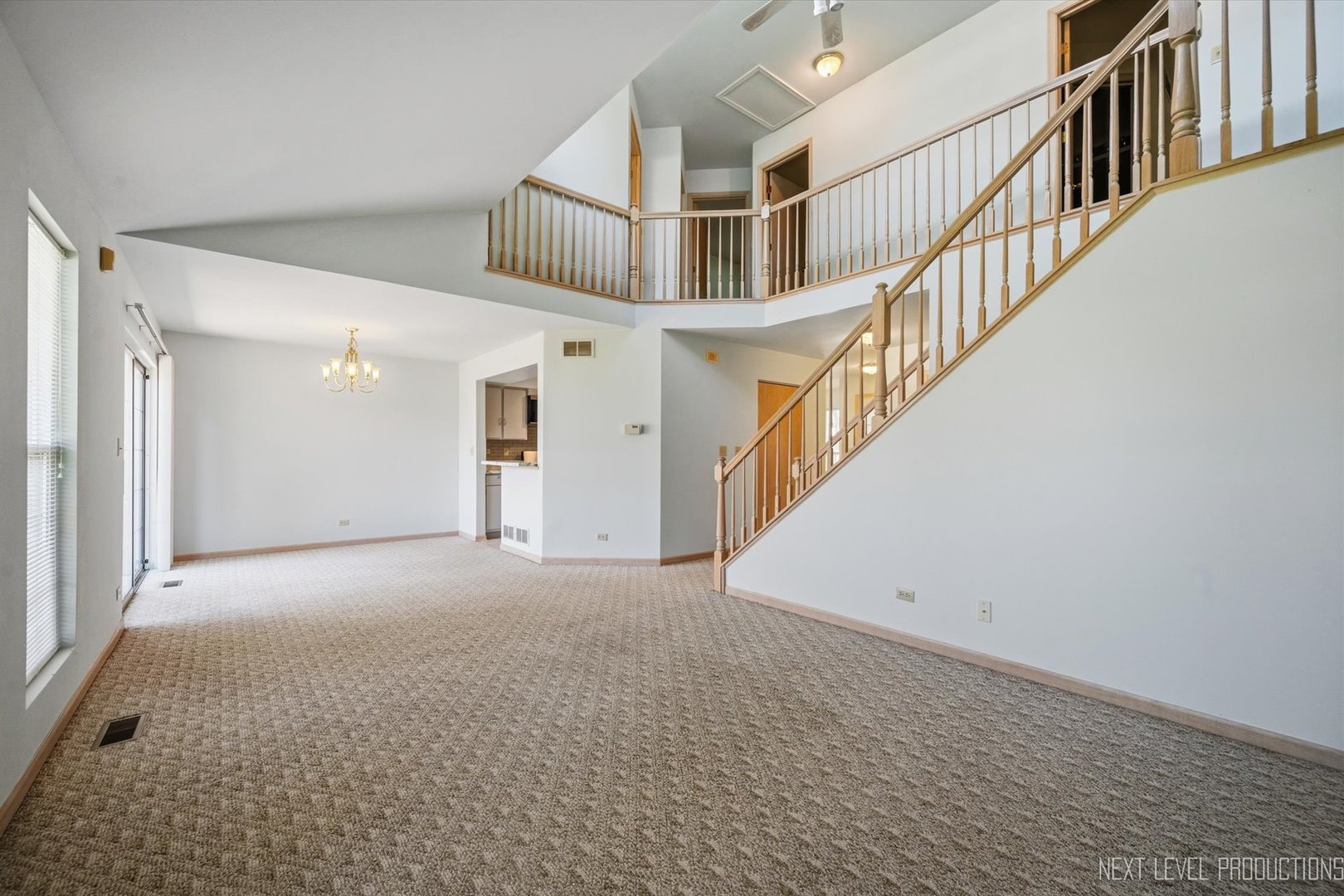 37 Ione Drive B Property Photo 10