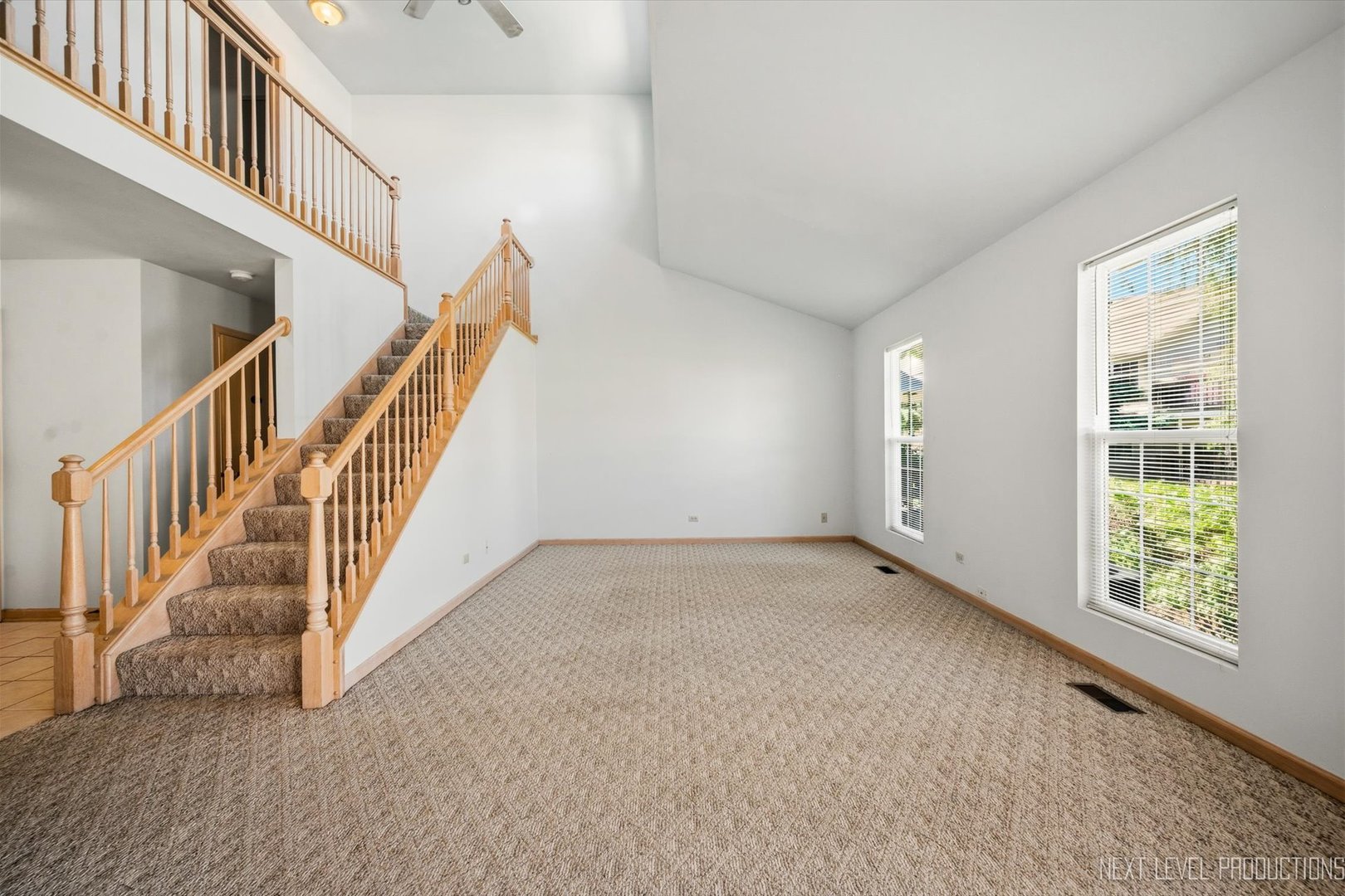 37 Ione Drive B Property Photo 13