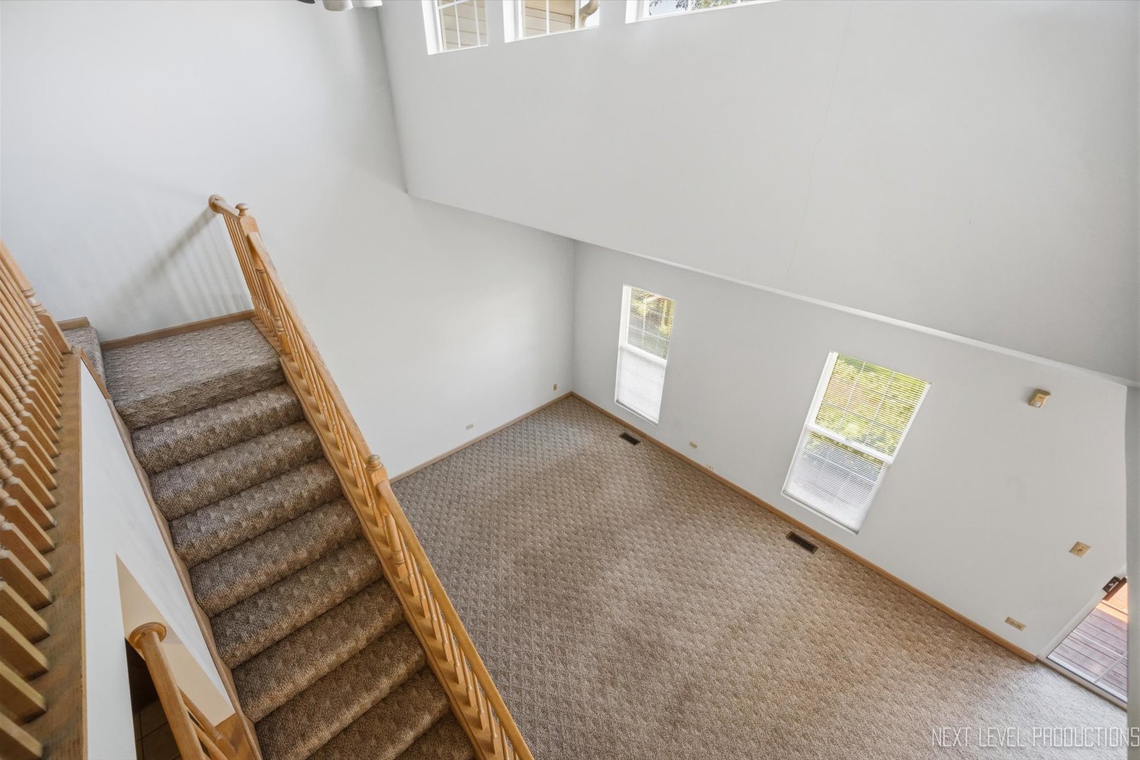 37 Ione Drive B Property Photo 18