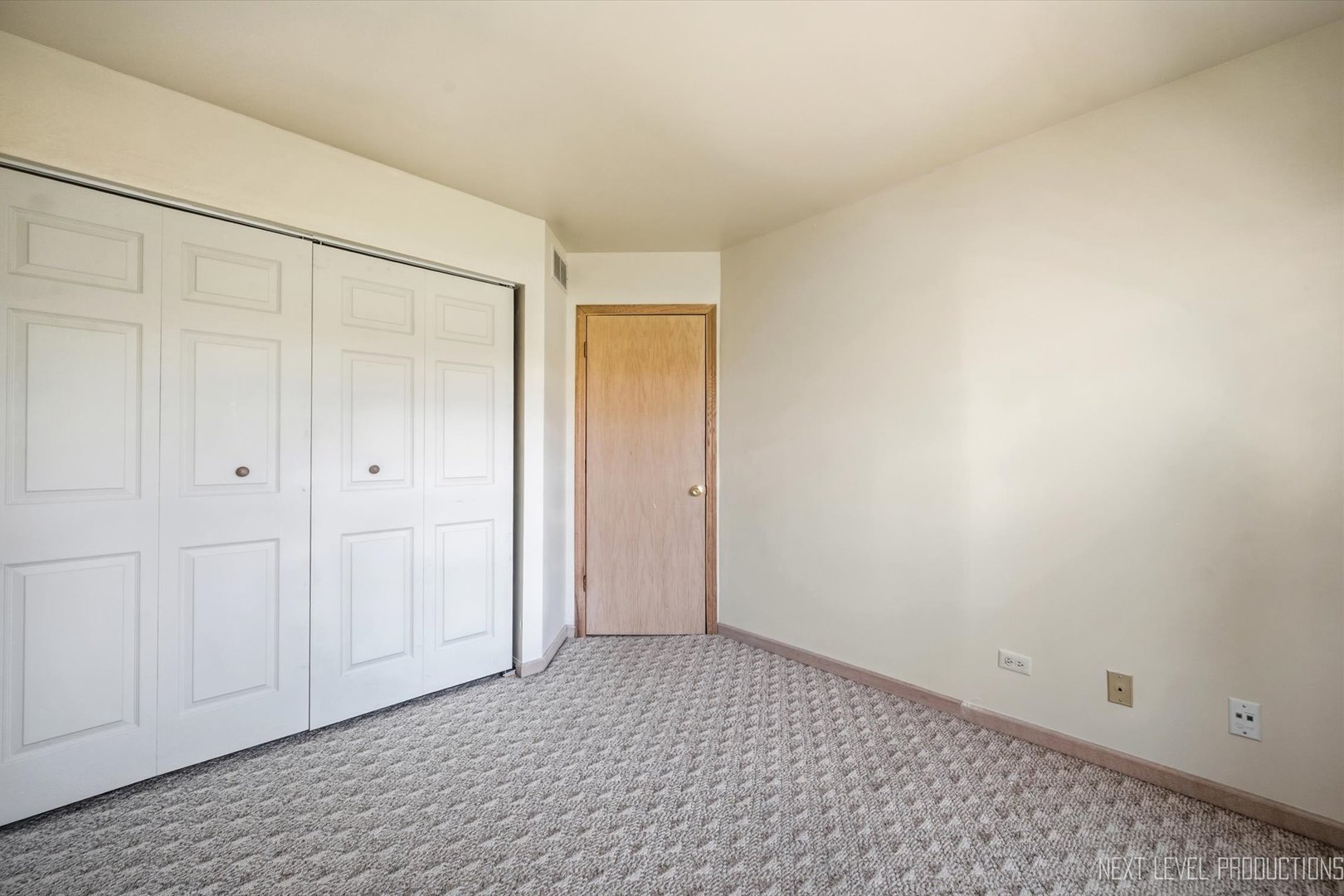 37 Ione Drive B Property Photo 25