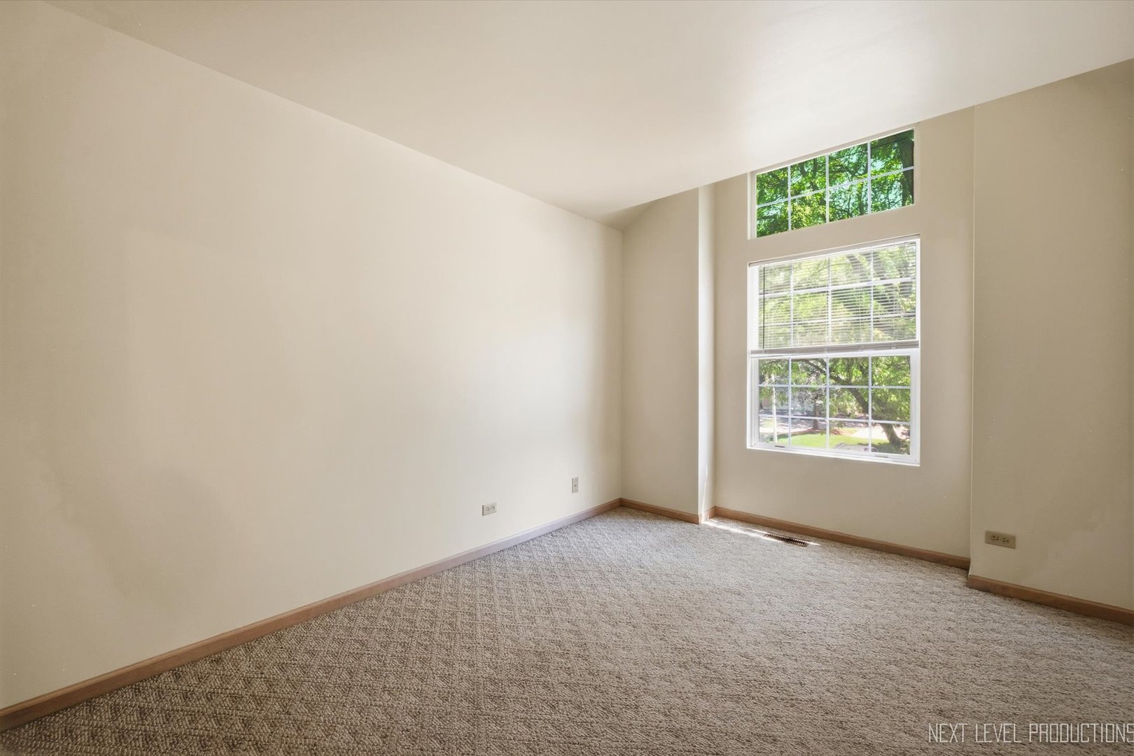 37 Ione Drive B Property Photo 26