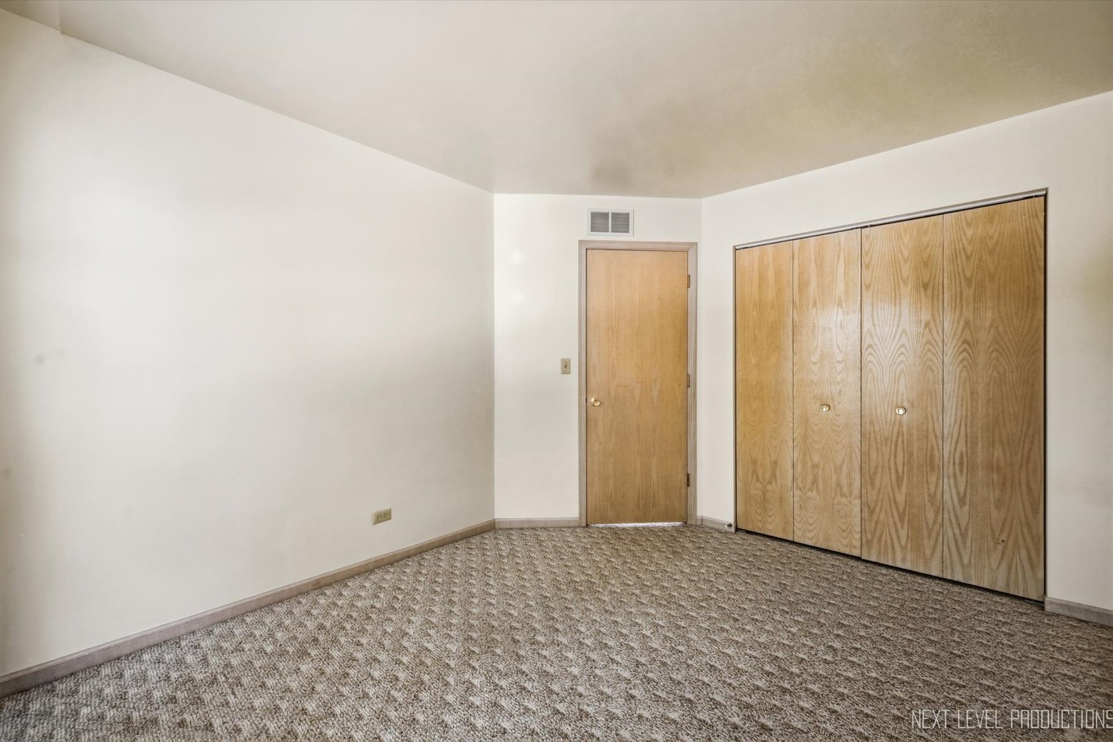 37 Ione Drive B Property Photo 27