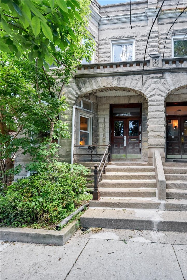 4127 N Ashland Avenue Property Photo 1