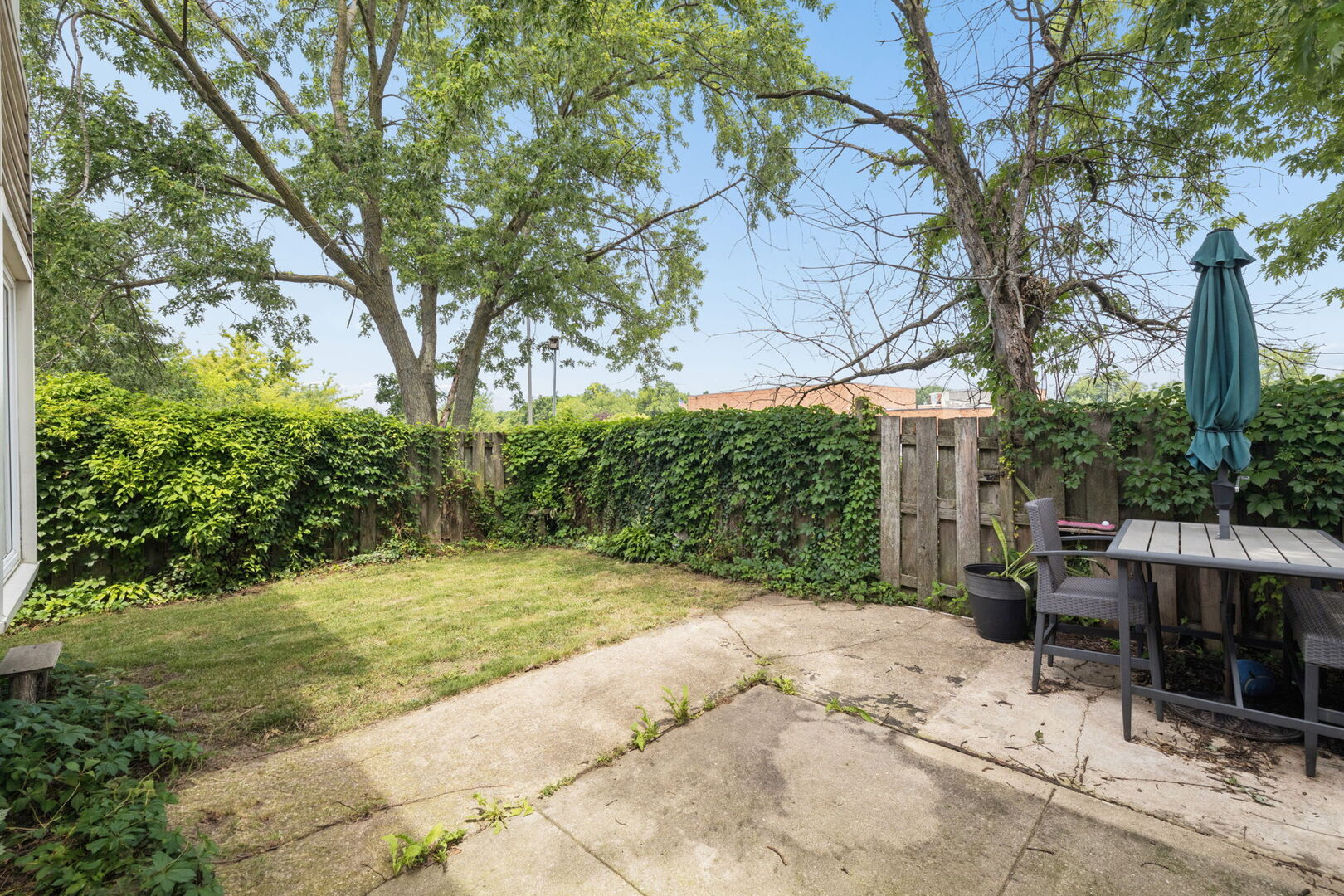 216 Douglass Way Property Photo 24