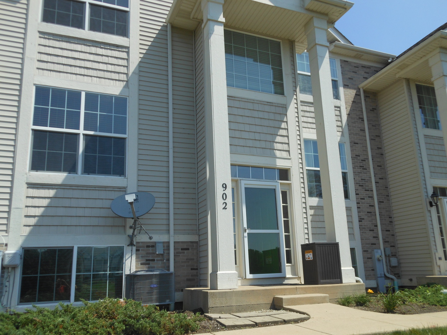 902 Summit Creek Drive Property Photo 2