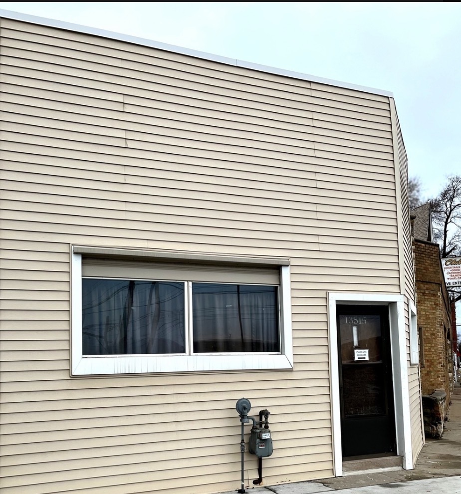 13515 S Baltimore Avenue Property Photo 1