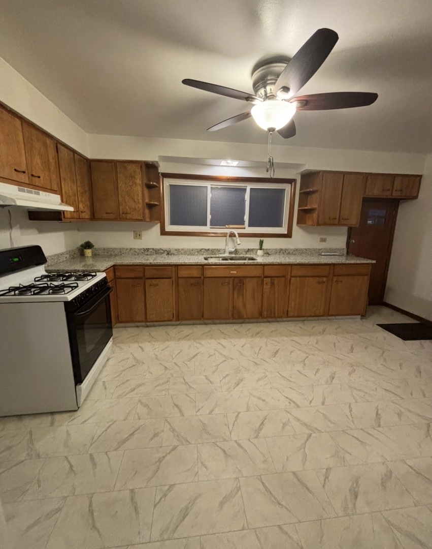 13515 S Baltimore Avenue Property Photo 4