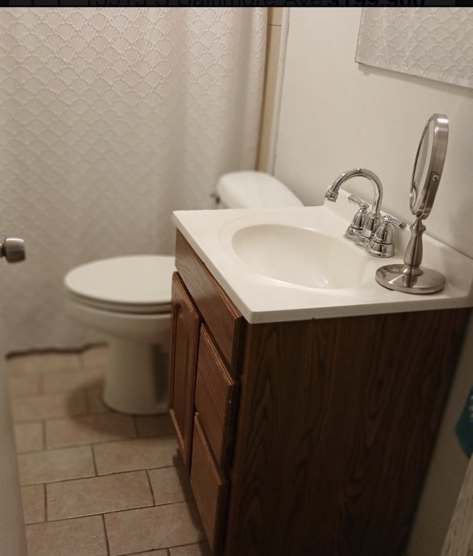13515 S Baltimore Avenue Property Photo 7