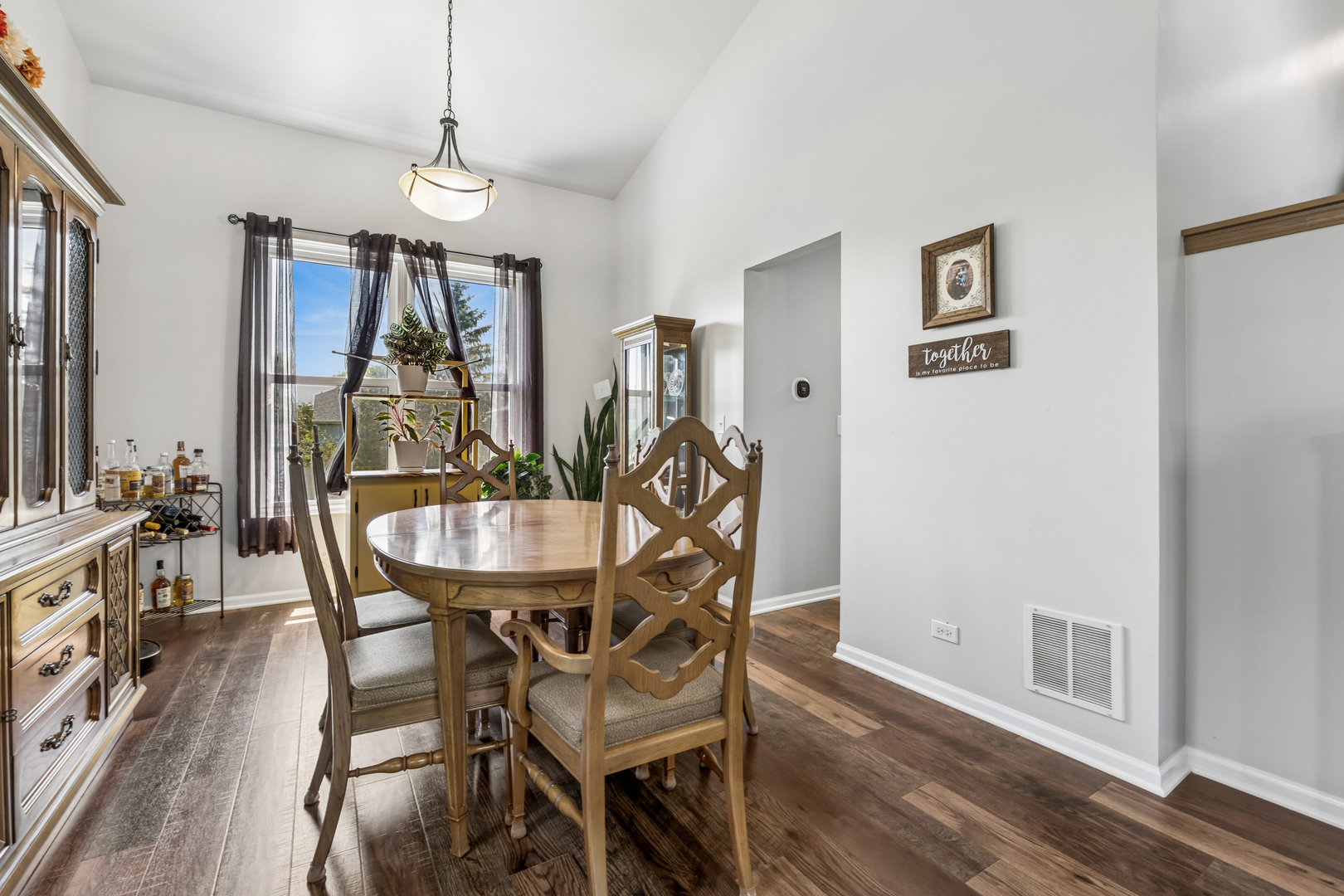 3661 Chadwick Lane Property Photo 4
